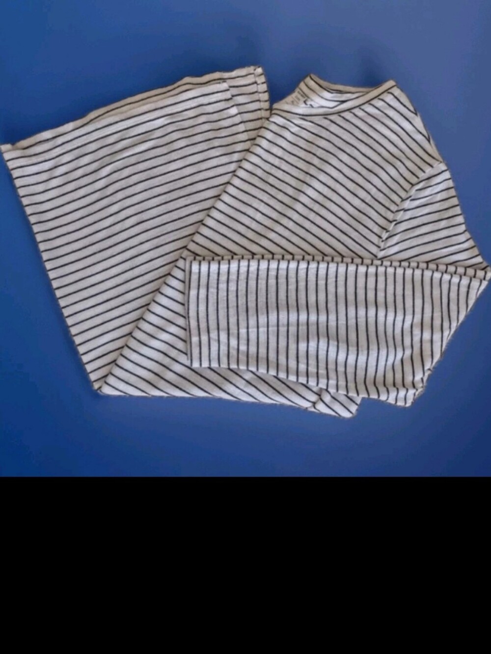 Old Navy Size XL Top White with Black Stripes Long Sleeves